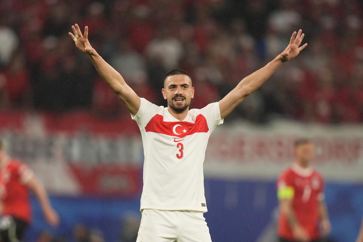 Demiral e il gesto dei Lupi Grigi: Euro 2024, inchiesta Uefa. Scintille tra Germania e Turchia Demiral e il gesto dei Lupi Grigi: Euro 2024, inchiesta Uefa. Scintille tra Germania e Turchia