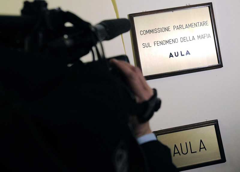 Il metodo Aprilia: dall’Ordinanza la Politica incontra la malavita organizzata