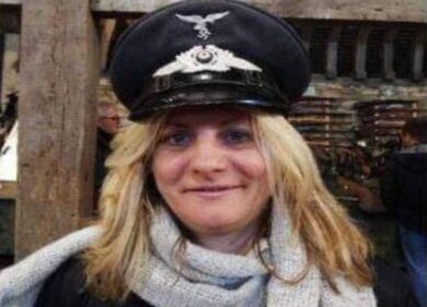 Francia, fa una foto con il cappello nazista: si ritira candidata di Le Pen