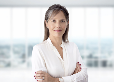 Richemont, altro cambio di poltrona: Rénier nuova Ceo di Van Cleef & Arpels