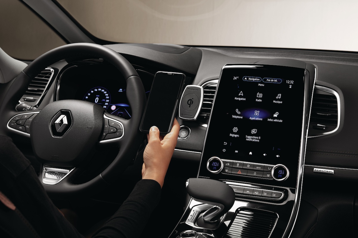 Renault e l’evoluzione dei touchscreen: un viaggio tra design e innovazione Renault e l’evoluzione dei touchscreen: un viaggio tra design e innovazione