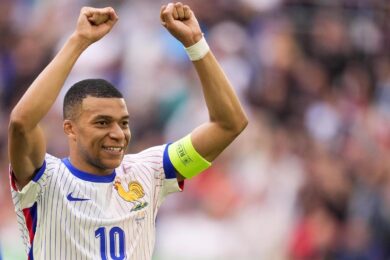 Mbappé, nuovo appello anti-Le Pen: “Non lasciamo la Francia a quelli là”