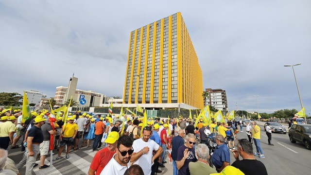Migliaia di Agricoltori con i trattori a Bari contro le emergenze agricole