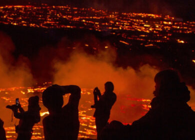 Etna, cenere vulcanica rende la pista inagibile: aeroporto Catania riapre