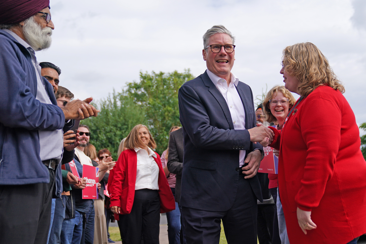 Il Regno Unito svolta a sinistra. Tory al minimo: trionfo del mite Starmer Il Regno Unito svolta a sinistra. Tory al minimo: trionfo del mite Starmer