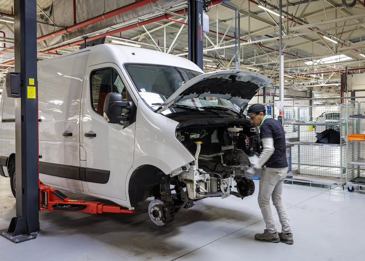 Renault e TOLV: lanciano il kit retrofit elettrico per Renault Master III Renault e TOLV: lanciano il kit retrofit elettrico per Renault Master III