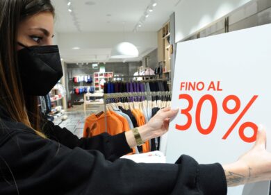 Conto alla rovescia per i saldi, sabato al via