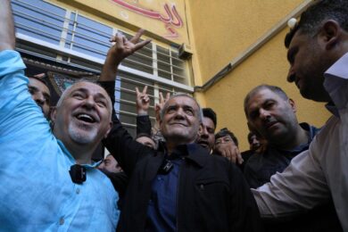 Pezeshkian nuovo presidente: l’Iran del post Raisi riparte dei riformisti