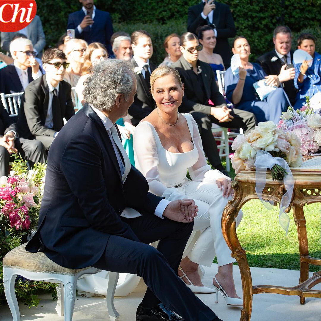 Simone Ventura si sposa, caos bouquet: Valeria Marini e la lite con un ospite