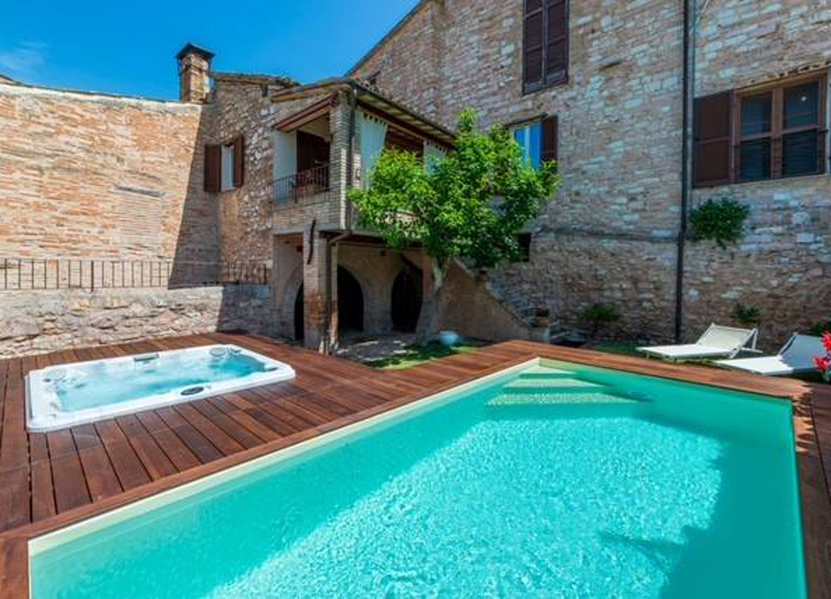 Case al mare, affitti da brividi ad agosto: al Circeo 4000 euro al mese