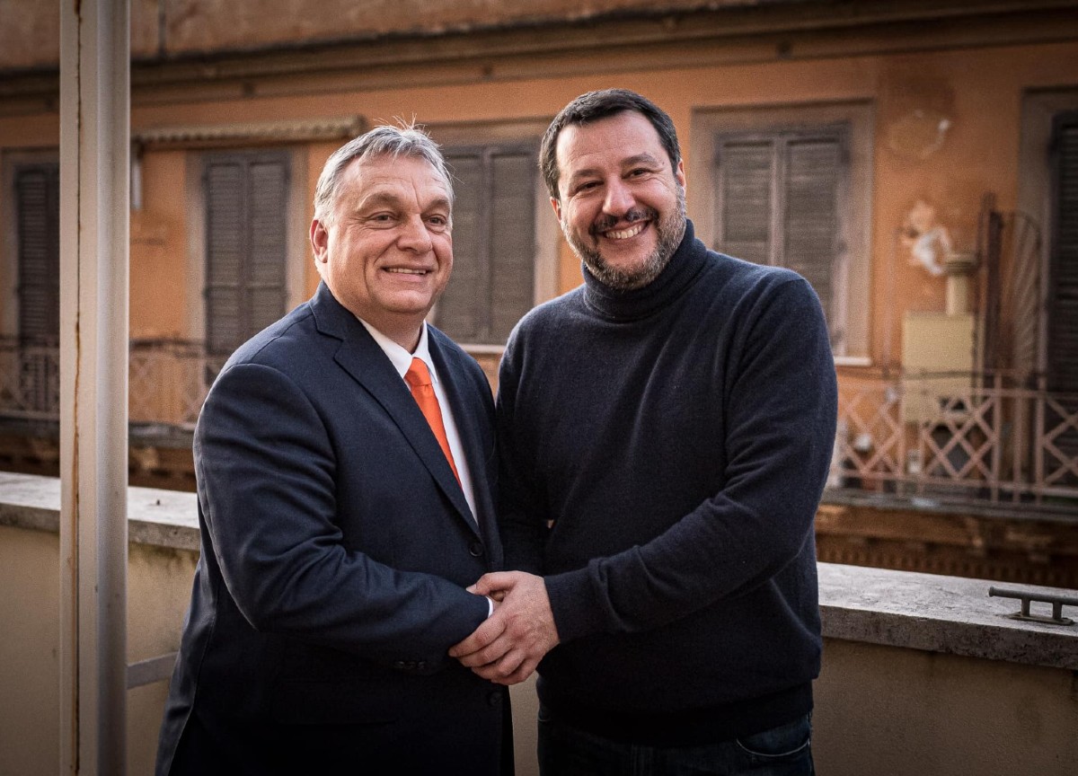 Ue, Le Pen nel gruppo dei Patrioti di Orban. L’estrema Dx ora è la terza forza Ue, Le Pen nel gruppo dei Patrioti di Orban. L’estrema Dx ora è la terza forza