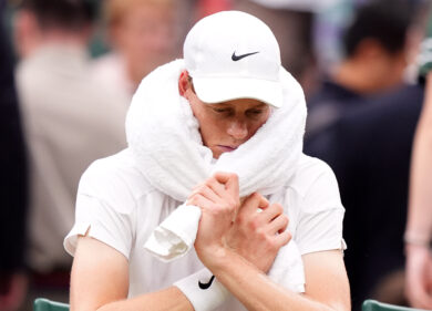 Wimbledon, malore per Sinner: poi ko ai quarti, Medvedev avanti