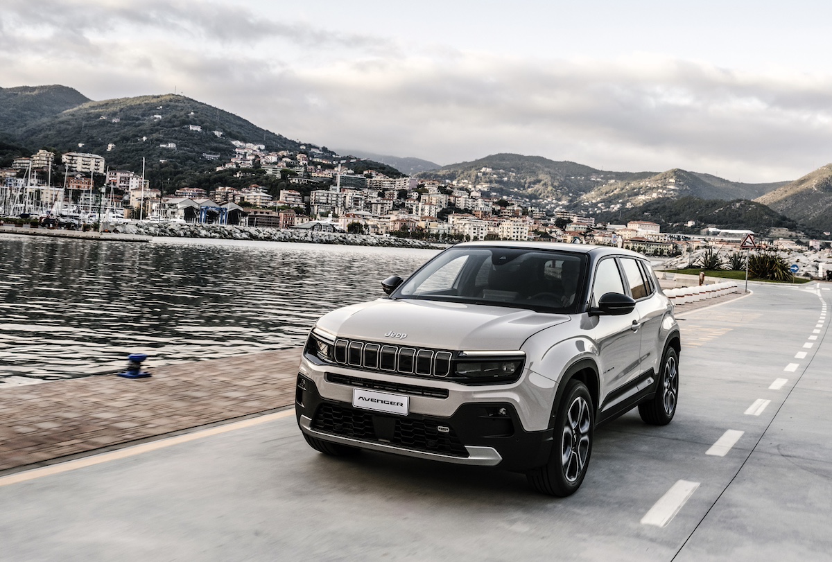 Stellantis amplia la gamma di veicoli ibridi per il mercato europeo Stellantis amplia la gamma di veicoli ibridi per il mercato europeo