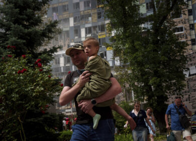 Guerra Ucraina, pioggia di missili sulle principali città: strage di civili tra Kiev, Dnipro e Odessa