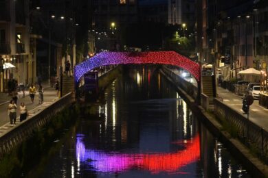 CUPRA illumina la notte: arte e sicurezza sui Navigli milanesi