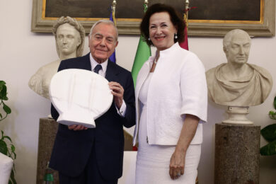 Premio Navarro-Valls assegnato a Lina Tombolato Doris e Nicolò Govoni