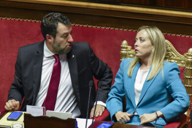 La Lega pacifista provoca irritazione a Palazzo Chigi. Meloni pensa alle urne