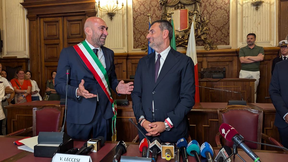 Vito Leccese proclamato ufficialmente Sindaco di Bari: la fascia da Decaro