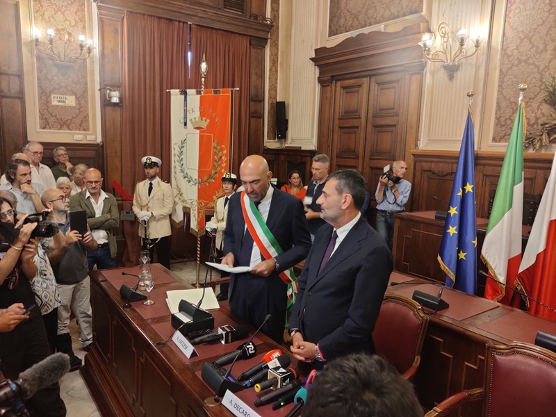 Vito Leccese proclamato ufficialmente Sindaco di Bari: la fascia da Decaro