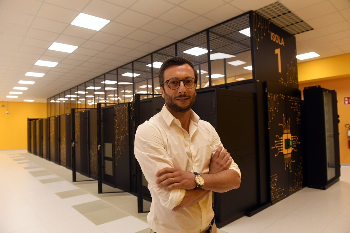 Fastweb presenta NeXXt AI Factory: il primo supercomputer NVIDIA DGX SuperPOD Fastweb presenta NeXXt AI Factory: il primo supercomputer NVIDIA DGX SuperPOD