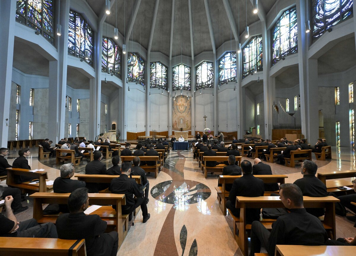 Stranieri in Italia: maggioranza di cristiani. Rappresentano il 53% del totale Stranieri in Italia: maggioranza di cristiani. Rappresentano il 53% del totale