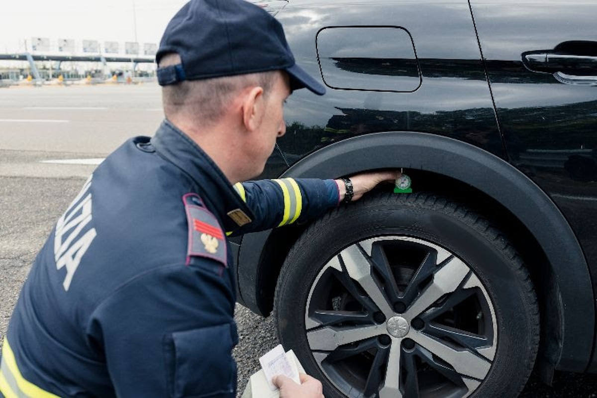 Vacanze Sicure: cresce il pericolo delle gomme lisce sulle strade italiane Vacanze Sicure: cresce il pericolo delle gomme lisce sulle strade italiane