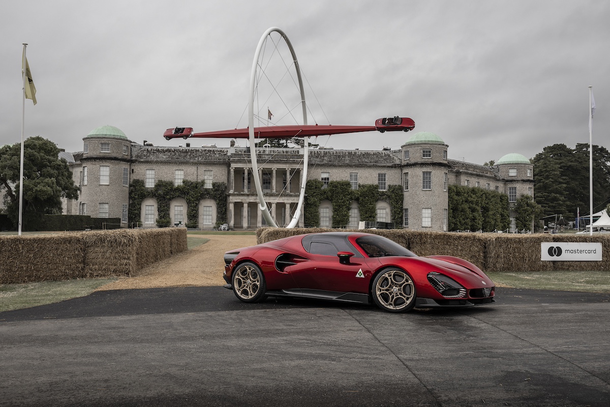 L’Alfa Romeo 33 Stradale debutta al Goodwood Festival of Speed L’Alfa Romeo 33 Stradale debutta al Goodwood Festival of Speed