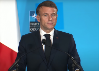 Usa, Macron sta con Biden: “Presidente preciso, lapsus capitano a tutti”