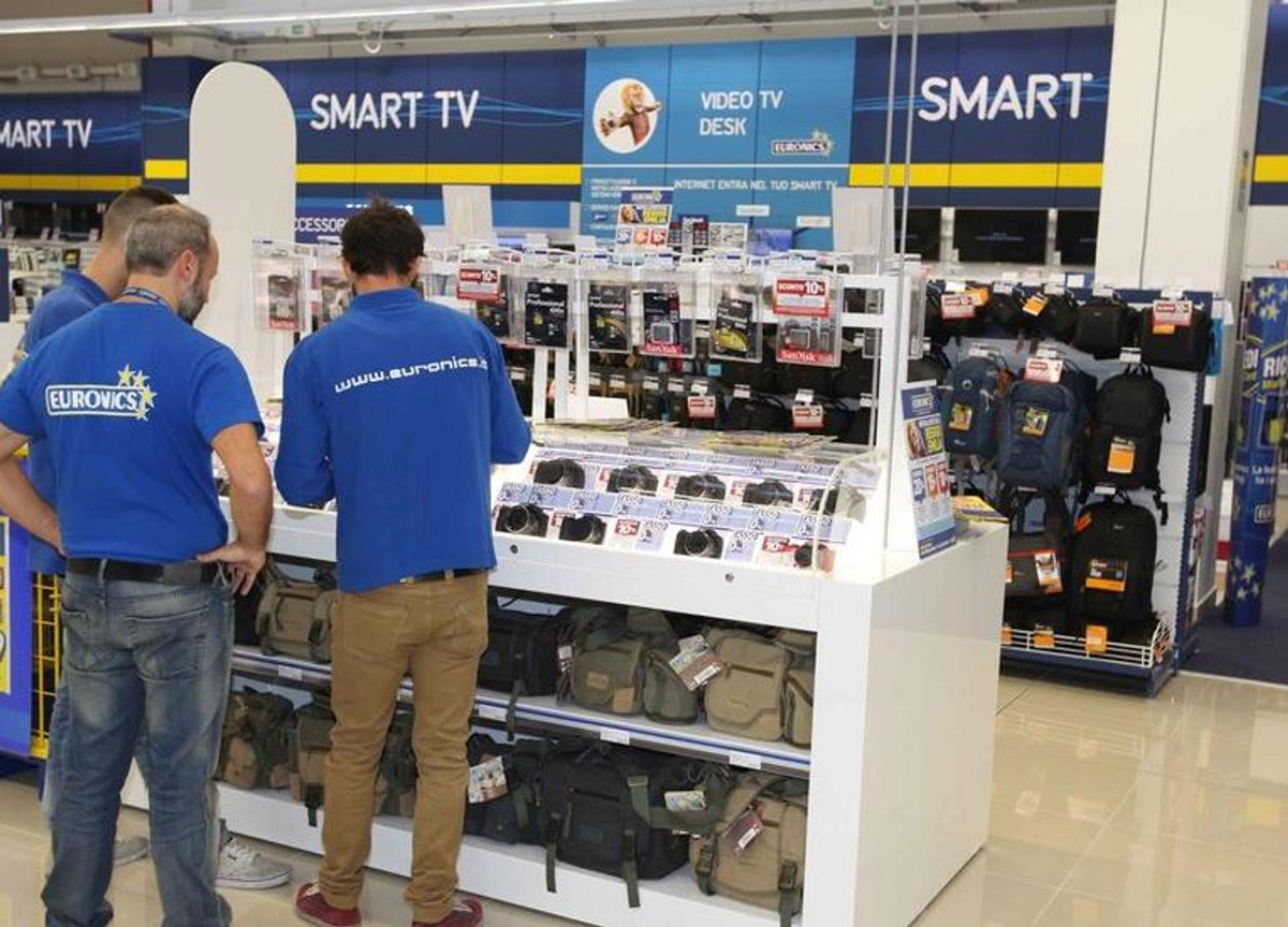 Euronics, licenziamento per oltre 200 dipendenti. Il benservito via whatsapp