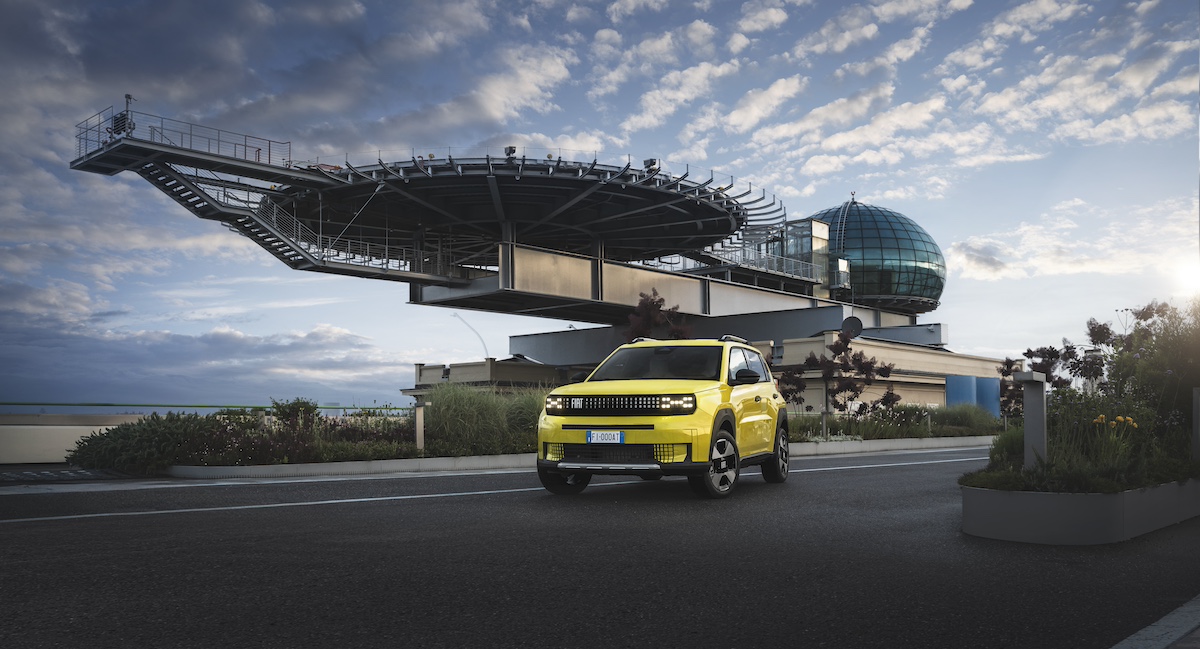 FIAT svela la nuova Grande Panda: ritorno al futuro con design italiano FIAT svela la nuova Grande Panda: ritorno al futuro con design italiano