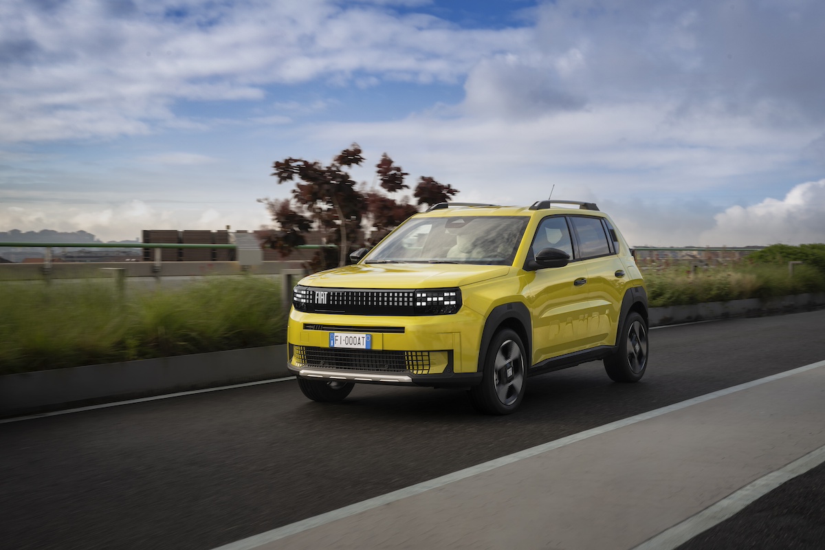 FIAT svela la nuova Grande Panda: ritorno al futuro con design italiano FIAT svela la nuova Grande Panda: ritorno al futuro con design italiano