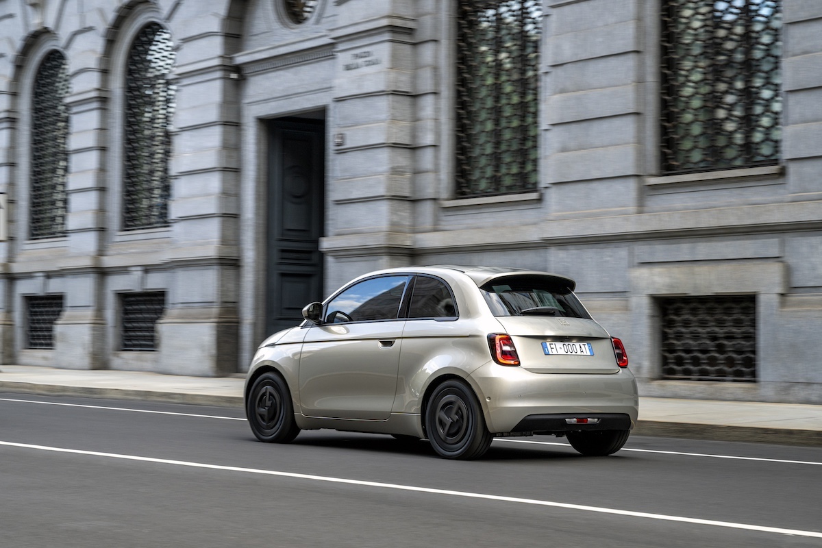 Fiat 500e Giorgio Armani: l’icona del Made in Italy