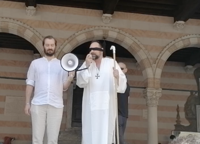 Udine, protesta civile contro società iper-tecnologica: “Ci ha resi ciechi”