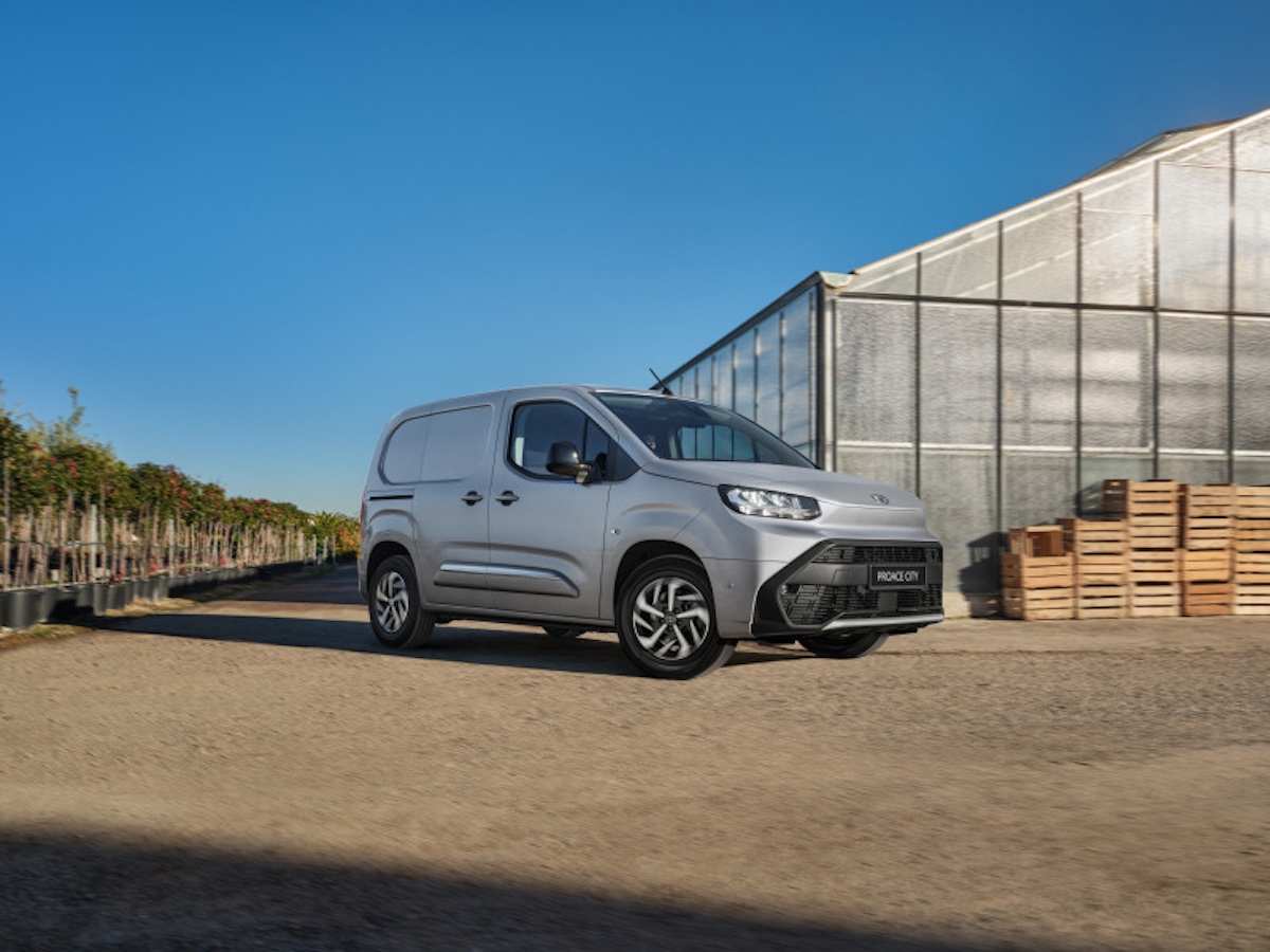 Toyota lancia il nuovo PROACE Electric e PROACE CITY Electric Toyota lancia il nuovo PROACE Electric e PROACE CITY Electric