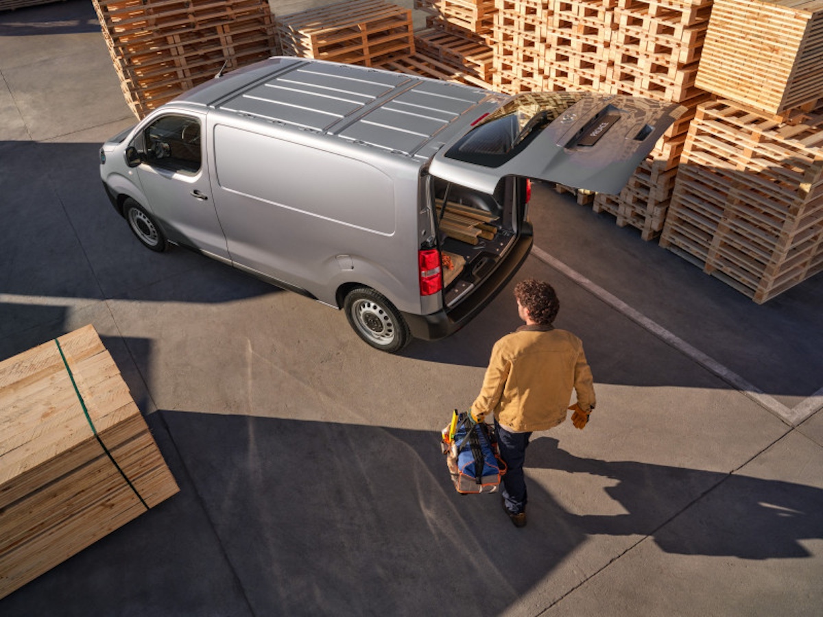Toyota lancia il nuovo PROACE Electric e PROACE CITY Electric Toyota lancia il nuovo PROACE Electric e PROACE CITY Electric