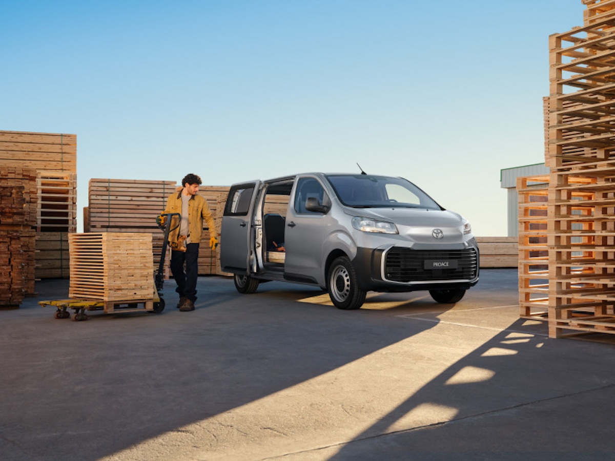 Toyota lancia il nuovo PROACE Electric e PROACE CITY Electric Toyota lancia il nuovo PROACE Electric e PROACE CITY Electric