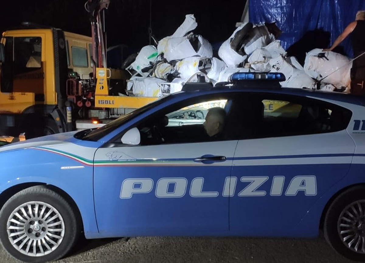 La banda degli scooter tradita dal gps: ecco il magazzino delle moto rubate La banda degli scooter tradita dal gps: ecco il magazzino delle moto rubate