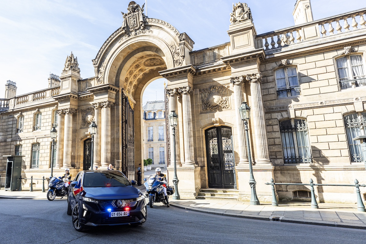 Renault Rafale: l’auto ufficiale della presidenza della Repubblica Francese Renault Rafale: l’auto ufficiale della presidenza della Repubblica Francese