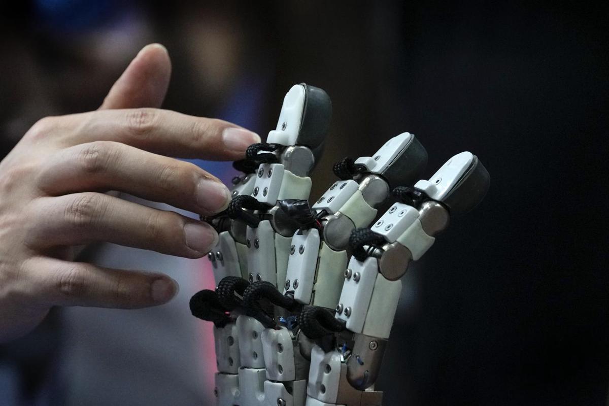 Ucraina, centinaia di laboratori segreti in tutto il Paese per produrre robot Ucraina, centinaia di laboratori segreti in tutto il Paese per produrre robot