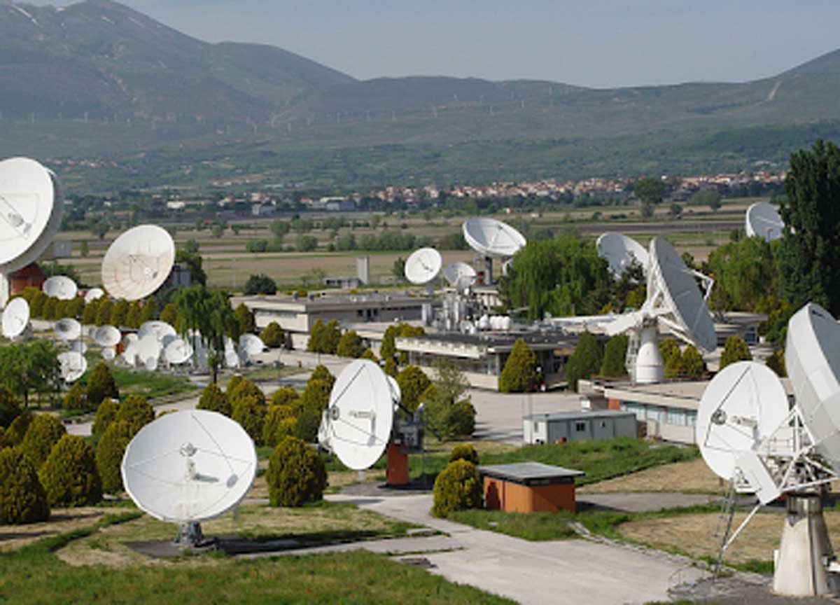 Da Telespazio Fucino Star Bottle, messaggi di street art per extraterrestri Da Telespazio Fucino Star Bottle, messaggi di street art per extraterrestri