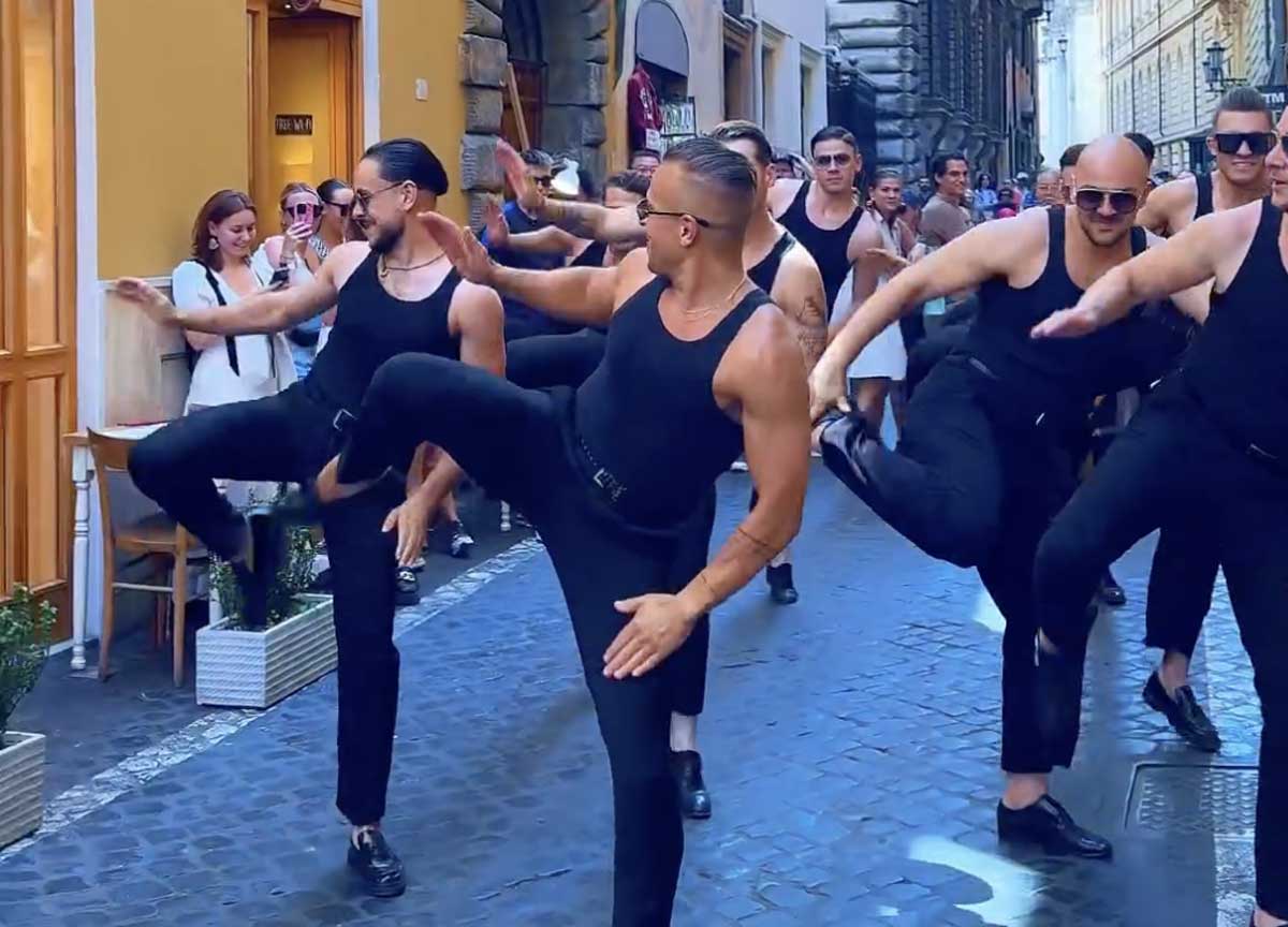 Pedro Pè invade il Pantheon: è la guerrilla degli Urban Verbunk. Lo show