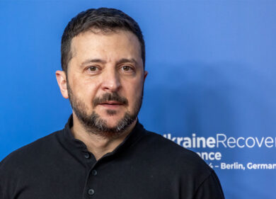 Zelensky a sorpresa apre alla Russia: “Dovrebbe partecipare a vertice pace”