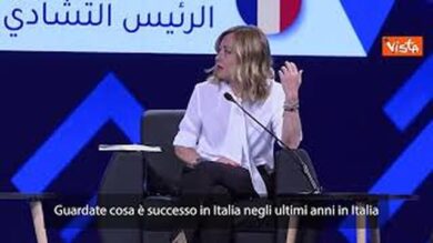 Meloni: “L’immigrazione illegale è nemica di quella legale”