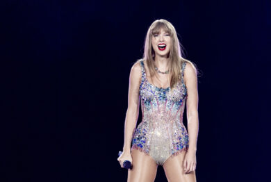 Taylor Swift fa shopping sul lago di Como: la star è pronta a spendere 7 milioni per una casa