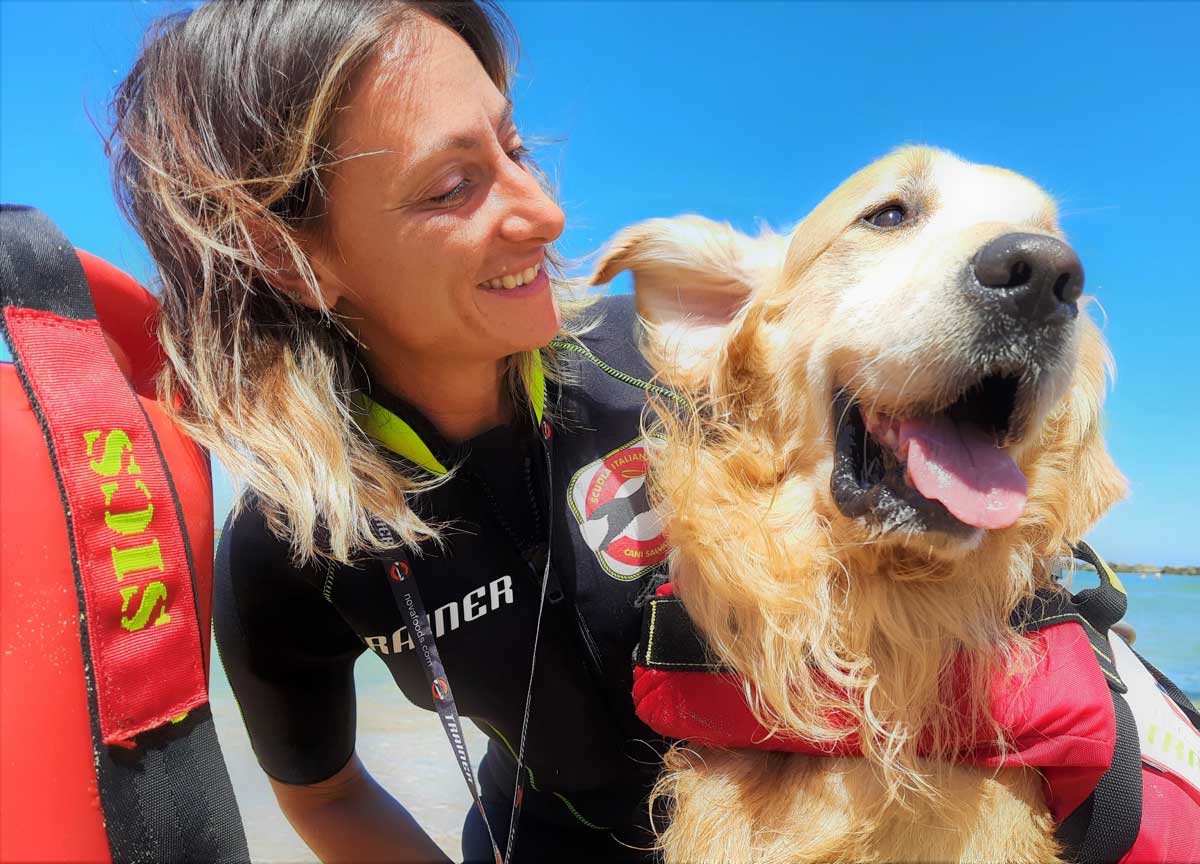 Bagni al mare sicuri: le 40 spiagge sorvegliate nei week end dai cani bagnino Bagni al mare sicuri: le 40 spiagge sorvegliate nei week end dai cani bagnino