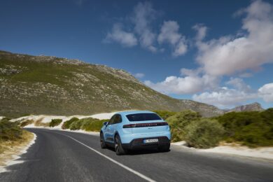 Porsche lancia nuovi modelli Macan elettrici: efficienza e potenza raddoppiate