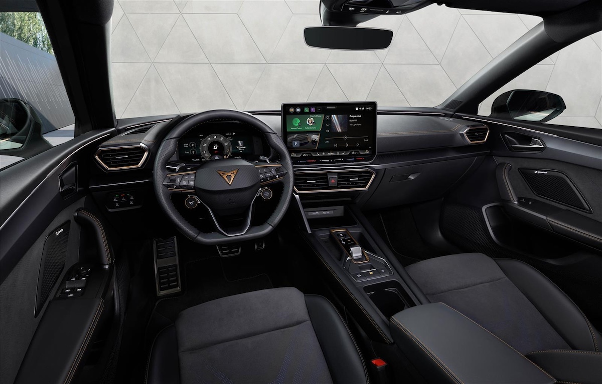 Nuova CUPRA Leon: arriva l’innovativo 1.5 e-HYBRID da 272 CV DSG