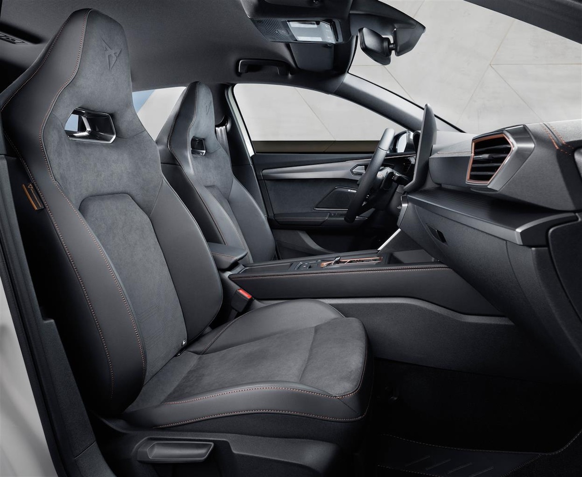 Nuova CUPRA Leon: arriva l’innovativo 1.5 e-HYBRID da 272 CV DSG
