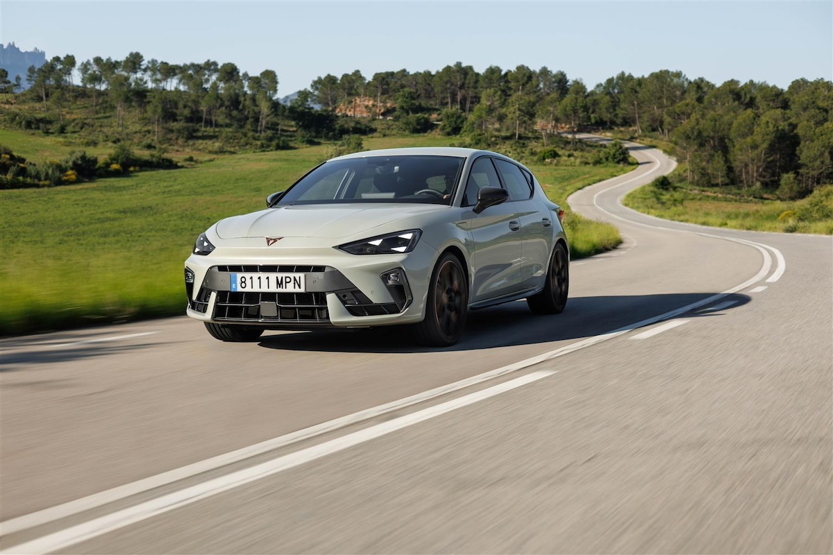 Nuova CUPRA Leon: arriva l’innovativo 1.5 e-HYBRID da 272 CV DSG