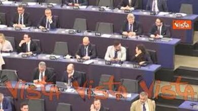 Sberna e Torselli chiacchierano in Aula all’Eurocamera in attesa del risultato su voto von der Leyen